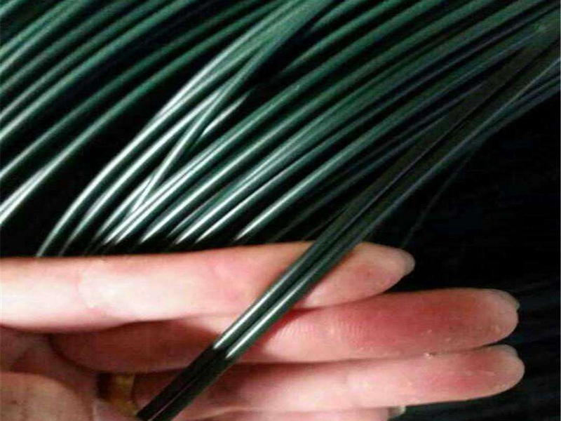 包塑钢丝防腐蚀，抗老化，比一般铁丝使用寿命更长