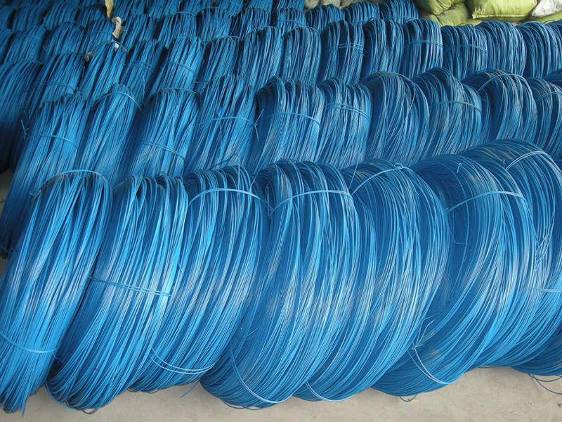 PVC包塑丝勾花网原料可采用优异低碳钢丝进行包塑