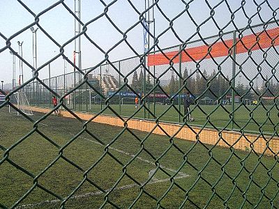 乌鲁木齐包塑丝编织的体育场护栏防护性能极好
