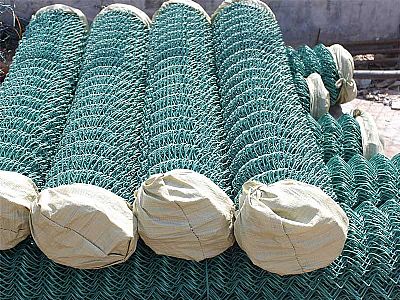 台湾防腐性强包塑丝勾花网选用优质PVC包塑丝
